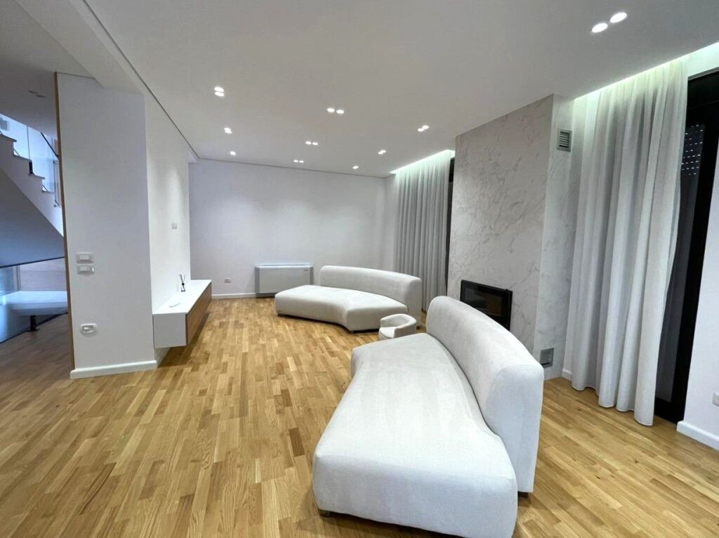 🏡 Jepet Vilë me Qira – pranë TEG