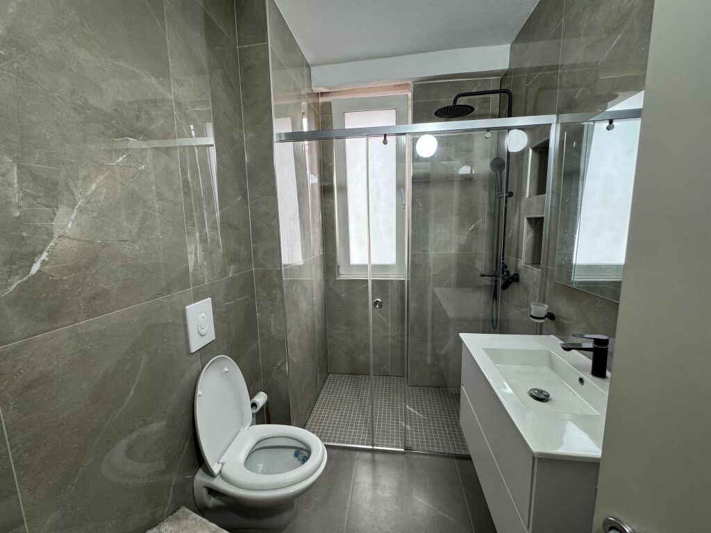 Jepet apartament me qera 3+1+2 vollga