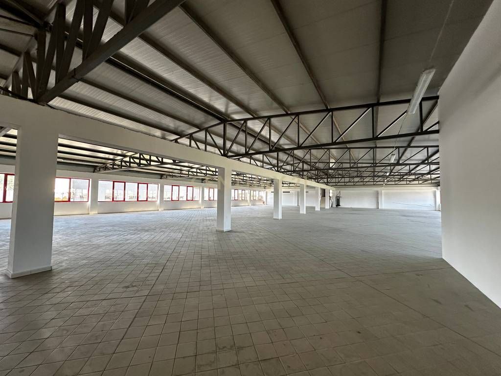 Jepet me qira kapanon pranë QTU-së, Tiranë