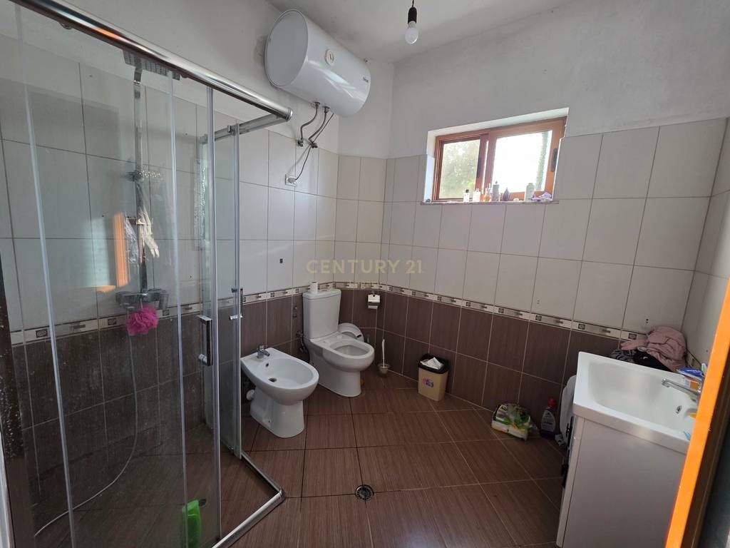 Villa in vendita a Kashar – Posizione strategica vicino a Tirana!!