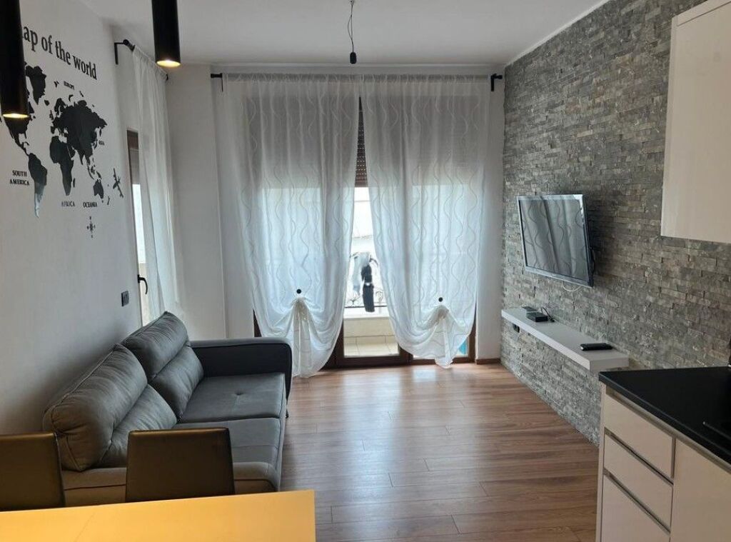 Shitet apartament 2+1 Fresk