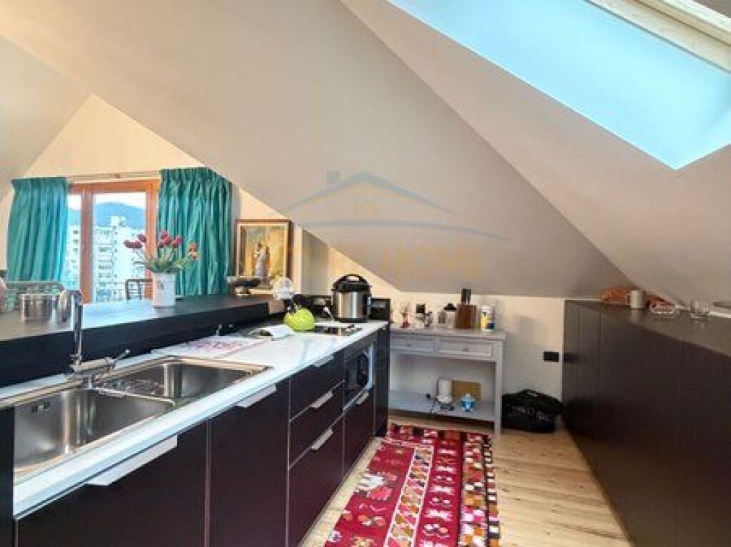 Shitet Apartament 2+1+2 , Komuna e Parisit