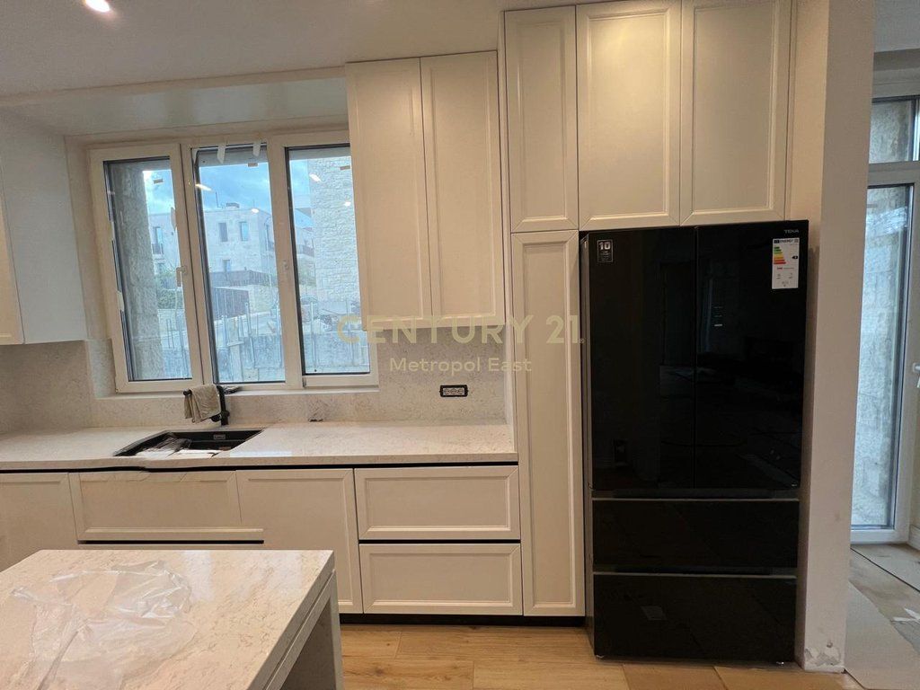 Vile per qira tek "Secret Garden Residence"