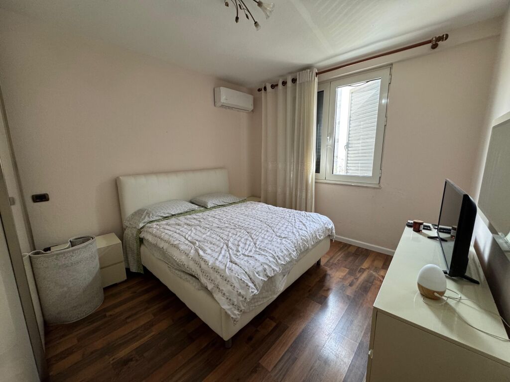 Jepet apartament me qera 3+1+2 vollga