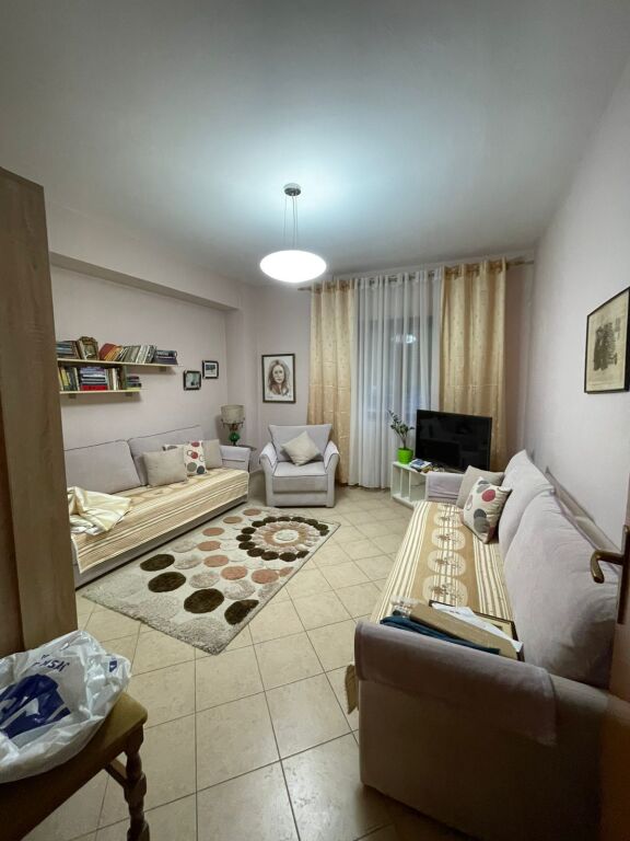 Apartament 2+1+2 me qira | pranë Garden Building, Rruga e Kavajës