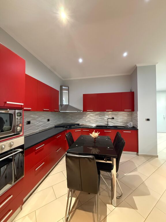 🏠Shitet Apartament 2+1 📍Kompleksi Halili, prane Selvise💶 Çmimi: 250.000€ -Me Hipoteke