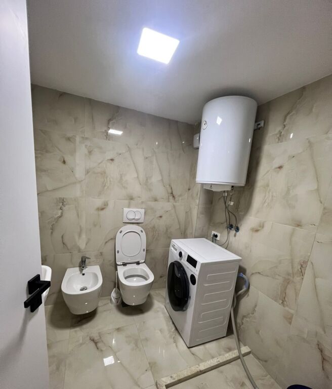 Jepet me qera garsoniere te Spitali Amerikan 2