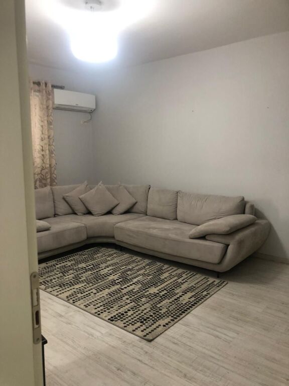 Jepet me qera apartament 1+1 ne Ali Dem