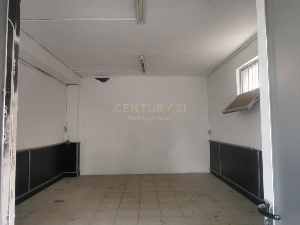 🏢 Commercial Space for Sale near “Asim Vokshi” Street, opposite Harry Fultz!