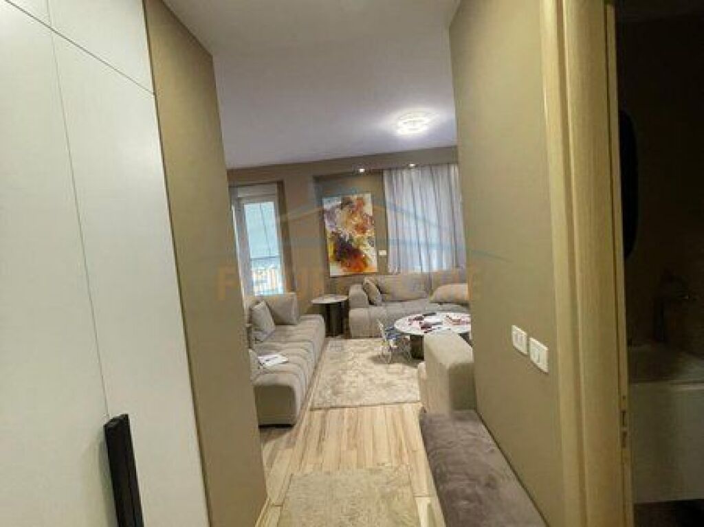 Shitet, Apartament 2+1+2, Qytet Studenti, Tiranë