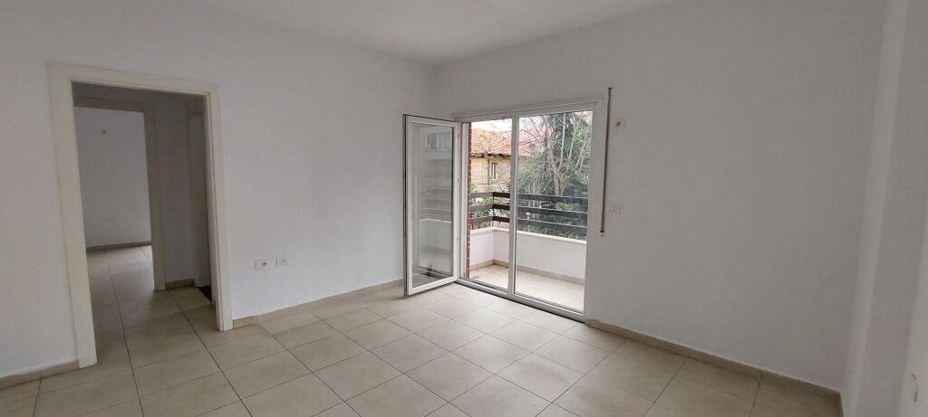 Shitet apartament 2+1+2 te Selvia