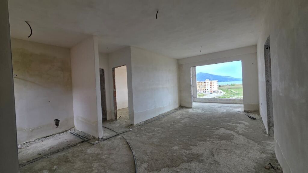🌅 APARTAMENT 2+1 ME PAMJE NGA DETI – ORIKUM, VLORË