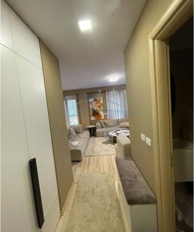 Shitet, Apartament 2+1+2, Qytet Studenti, Tiranë