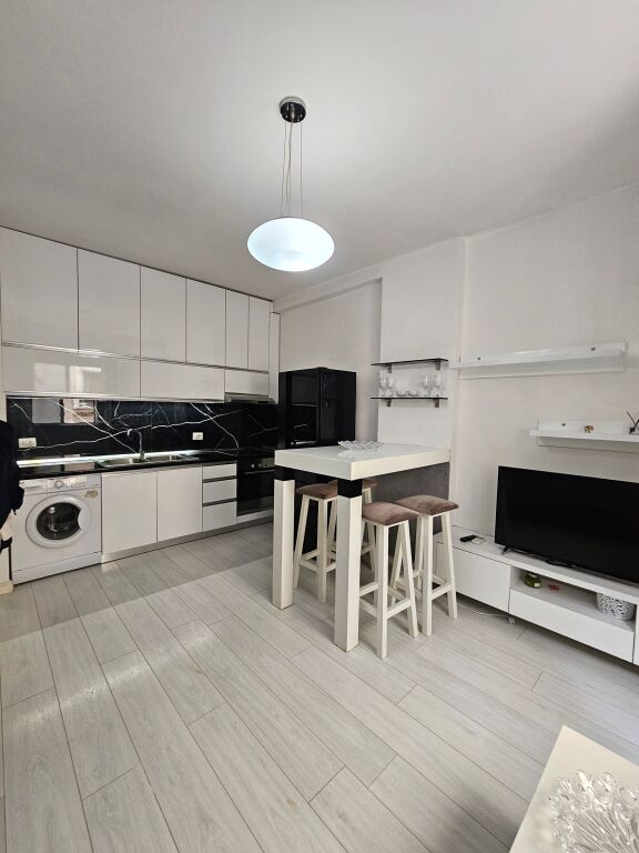 Shitet  Garzonjere e investuar totalisht nga e para KODRA DIELLIT  33m2 | çmimi  69,500/euro 📍*Eleonora  pranë Xhangollit  