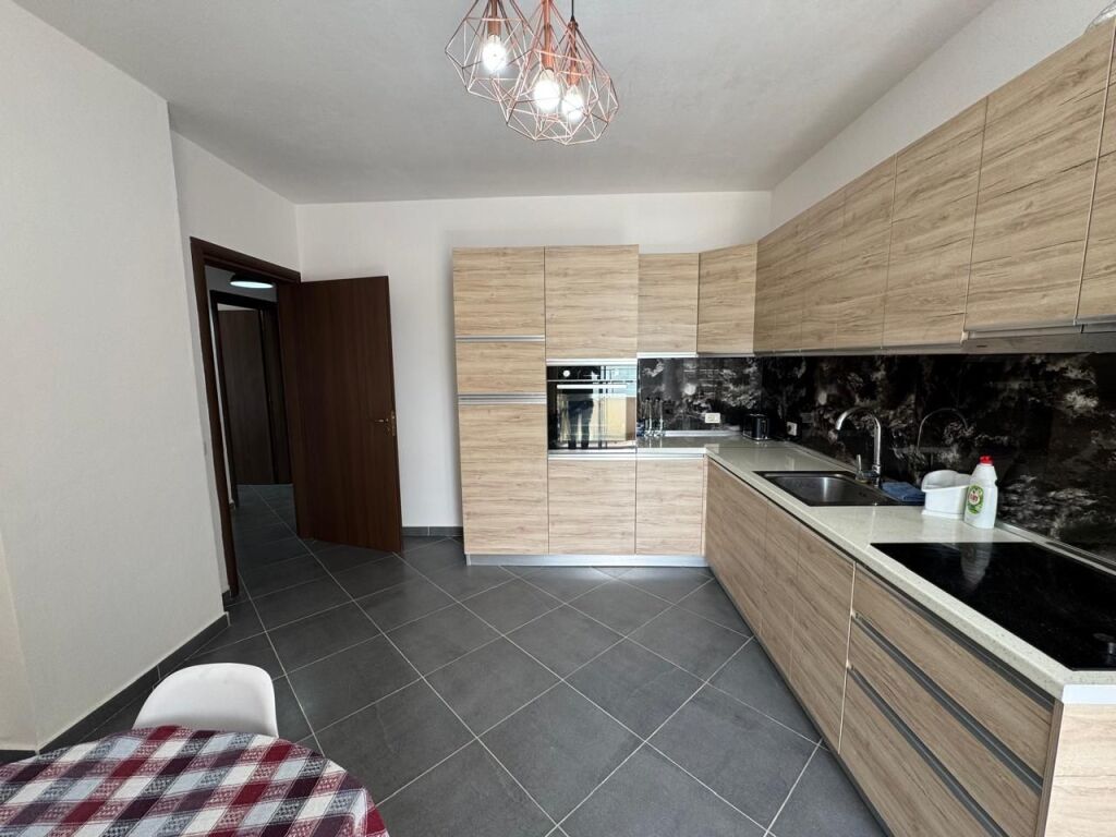 Jepet apartament me qera 2+1