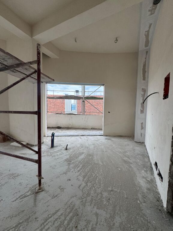 🏠Shitet Apartament 2+1+Verandë  📍Kodra e Diellit 2 💶 Çmimi: 190.000 Euro