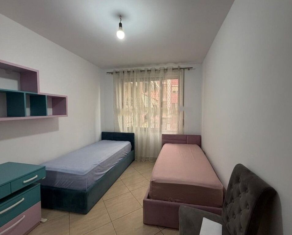 SHESIM APARTAMENT 3+1+2 PRANE RRETHRROTULLIMIT në Astir- 185,000.00€ | 116 m²