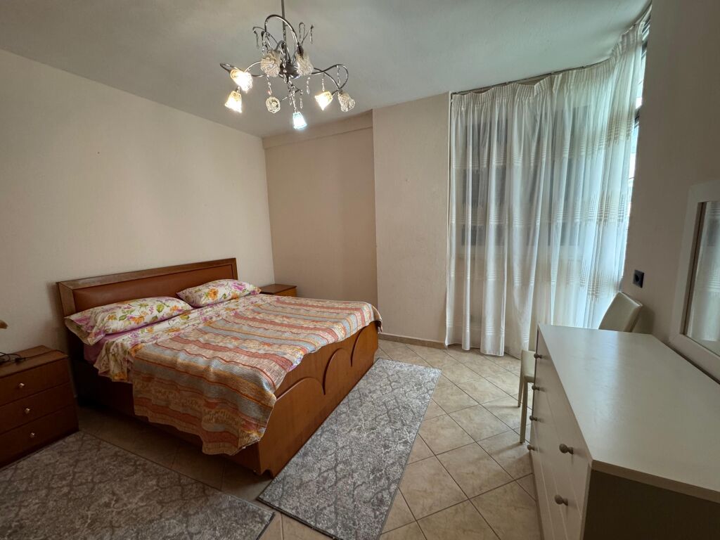 Jepet apartament me qera 3+1+2 vollga