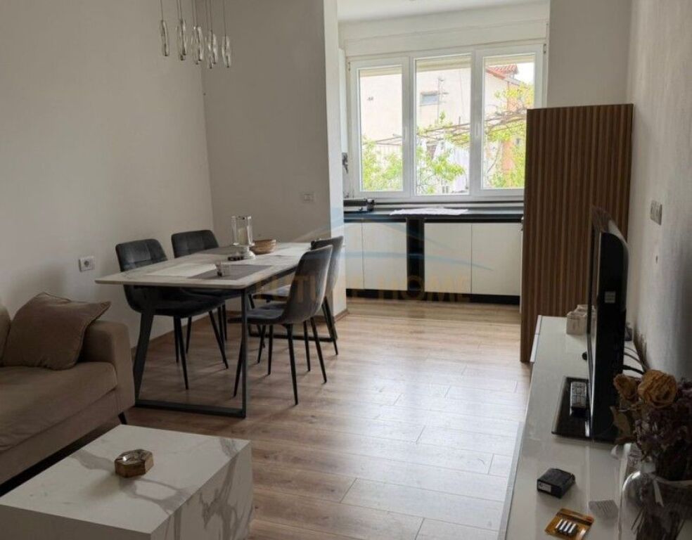 Qera, Apartament 2+1, Laprake