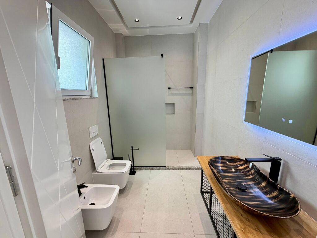 📣 SUPER VILE PER QERA 📍 Kodra e Priftit 🛣️ Rruga "Dalip Topi" ✨