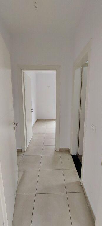 Shitet apartament 2+1+2 te Selvia