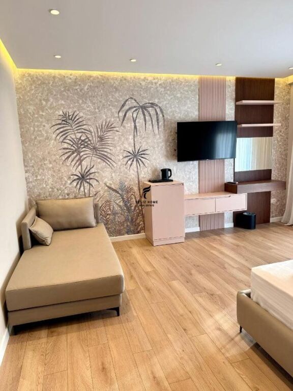 JEPEN ME QERA 17 DHOMA HOTELI VLORE 500.000 LEKE FH-69574