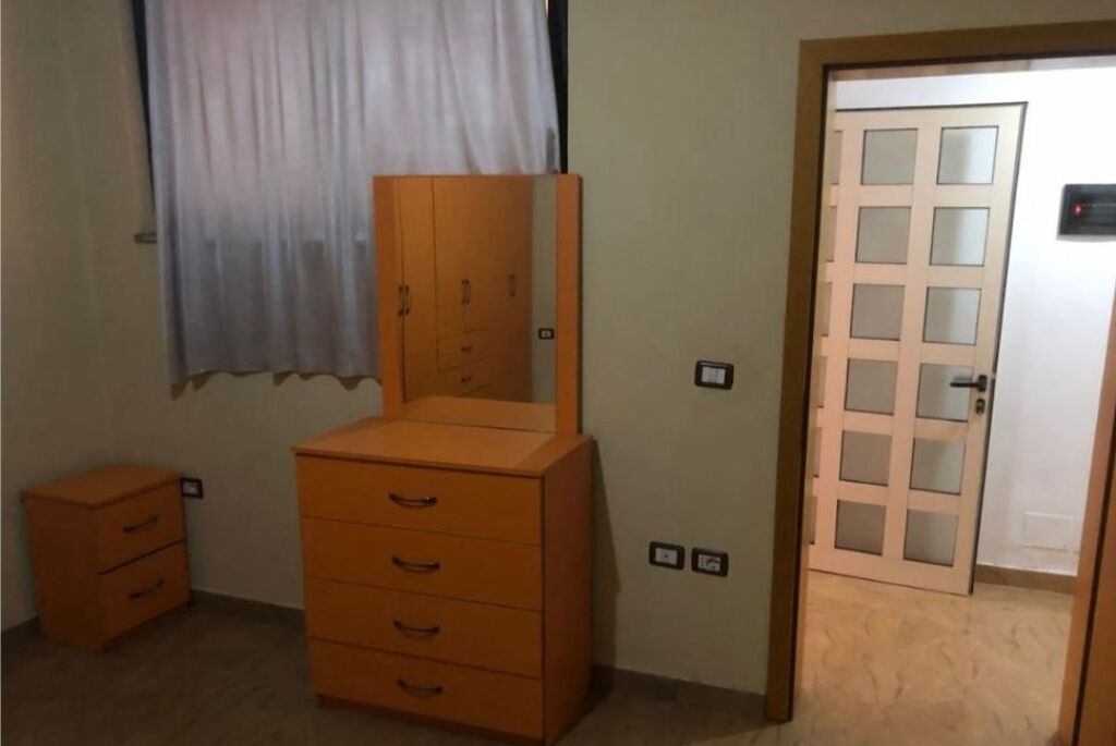 Scuola Unita, affittasi 1+1