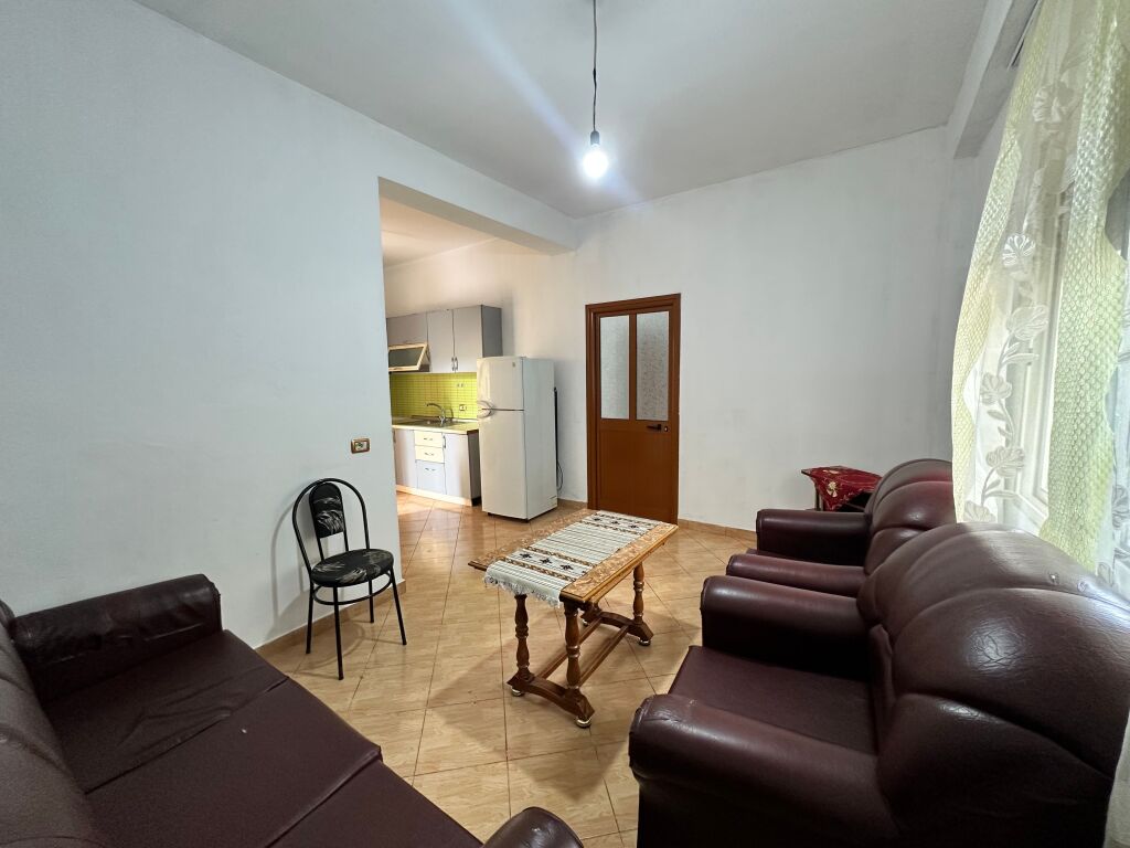 Apartament 1+1+Ballkon me Qira Rruga Jordan Misja