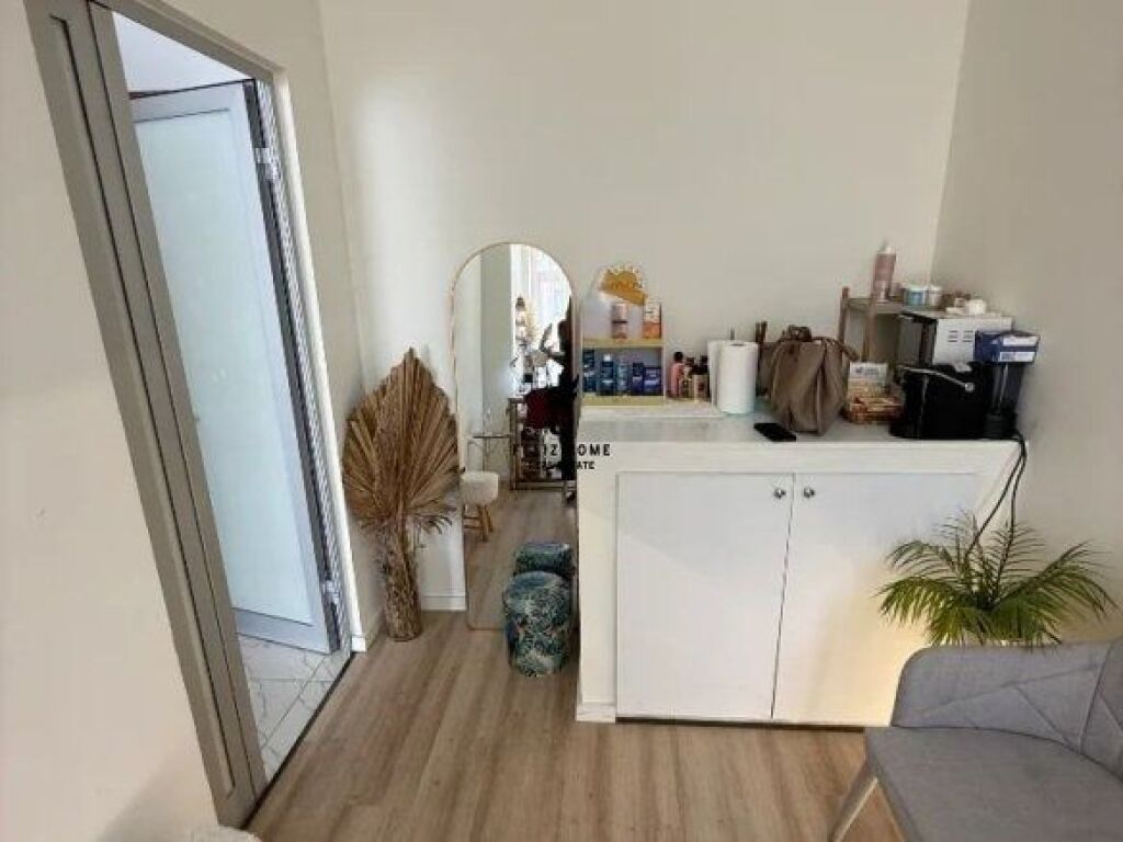 AMBIENTE ESTETICO IN AFFITTO 50 M2 BLLOK 40.000 LEKE FH-69426