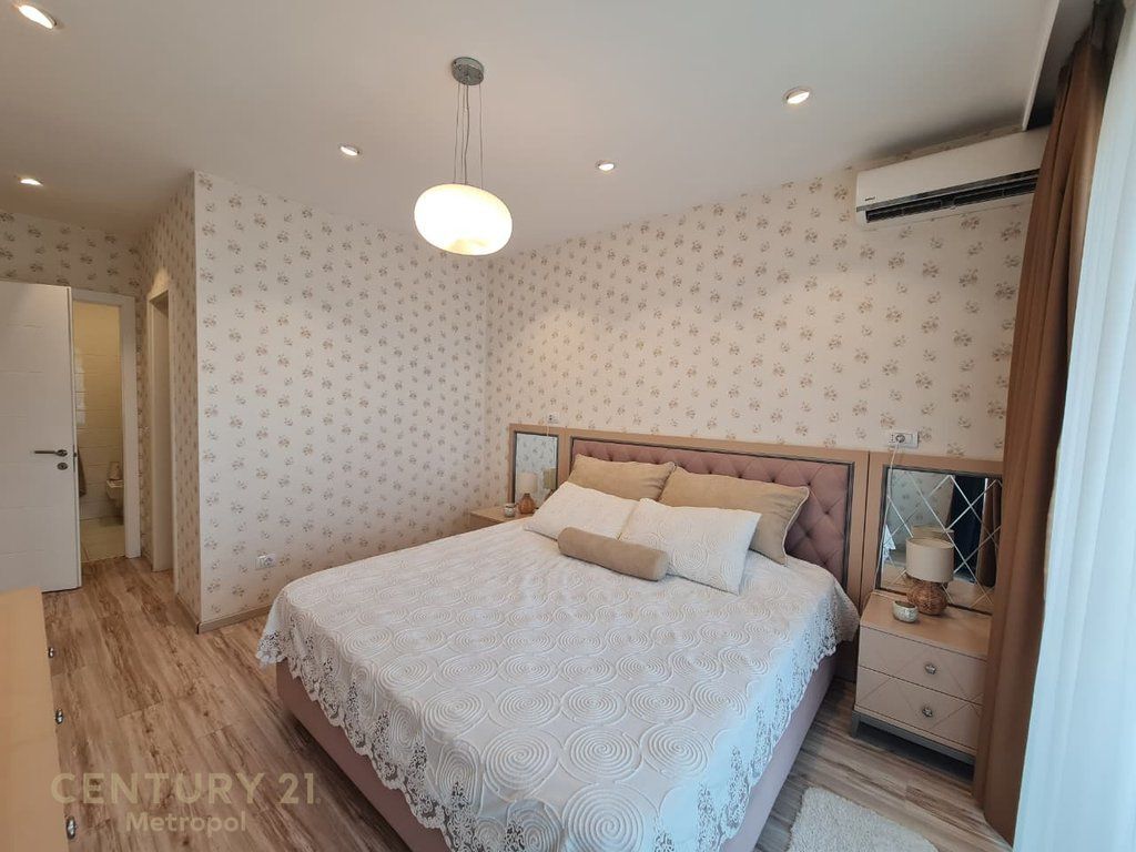 Ofrohet për shitje një apartament ekskluziv 2+1+2 në një nga kullat më elitare të Tiranës, Ambasador 3!