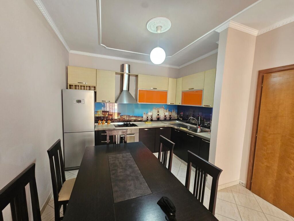 JEPET ME QERA APARTAMENT 2+1 NE PLAZH, PRANE HOTEL FLORIDA