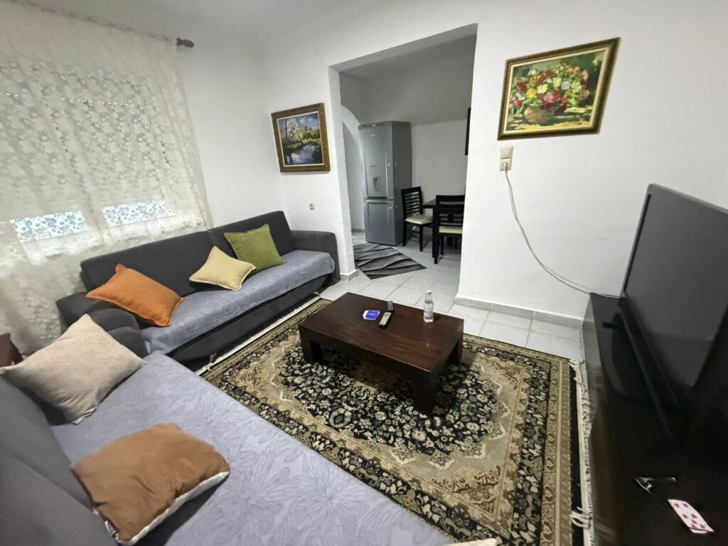 Jepet Me Qera Apartament 1+1+1 Ballkon