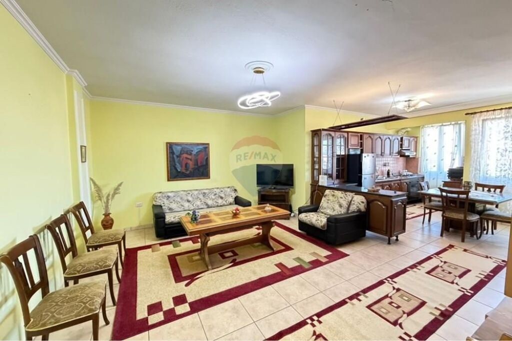 Apartment for sale near the New Bazaar