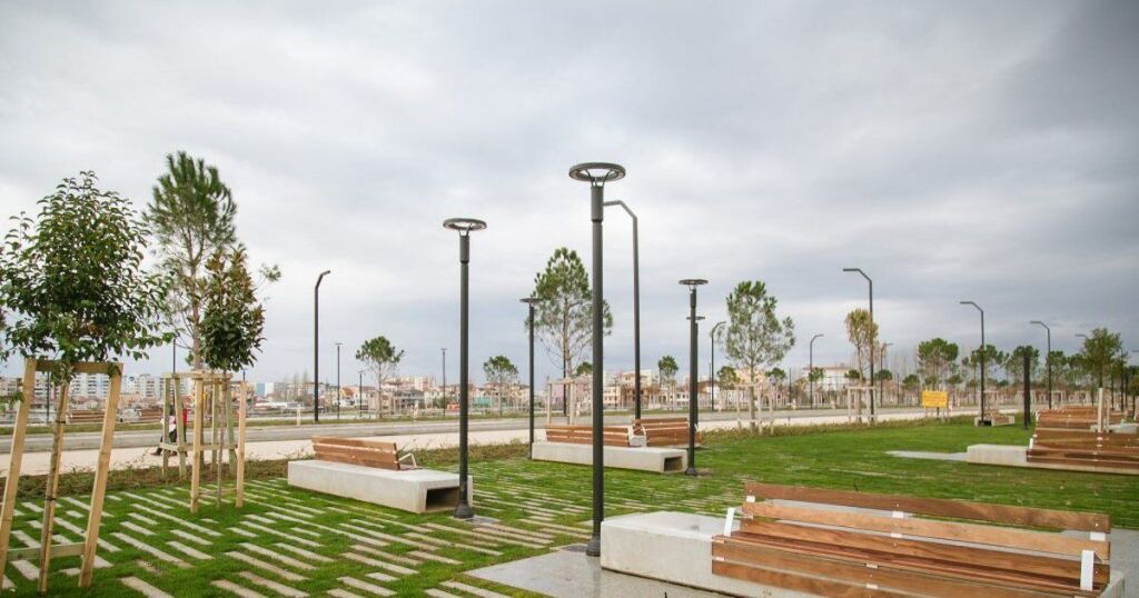 Shitet, Ambient Biznesi ,Rruga Jordan Misja.