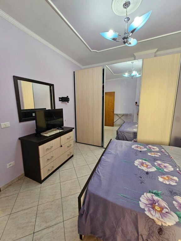 JEPET ME QERA APARTAMENT 2+1 NE PLAZH, PRANE HOTEL FLORIDA