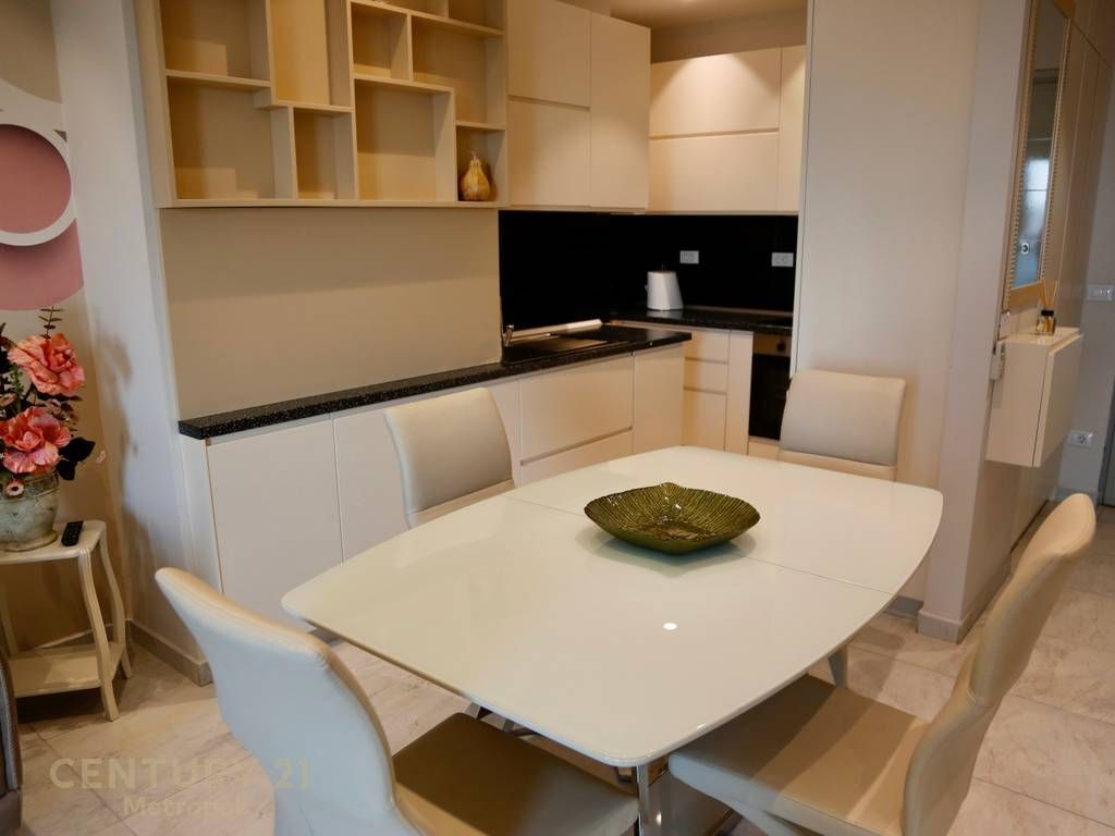 Ofrohet për shitje një apartament ekskluziv 2+1+2 në një nga kullat më elitare të Tiranës, Ambasador 3!