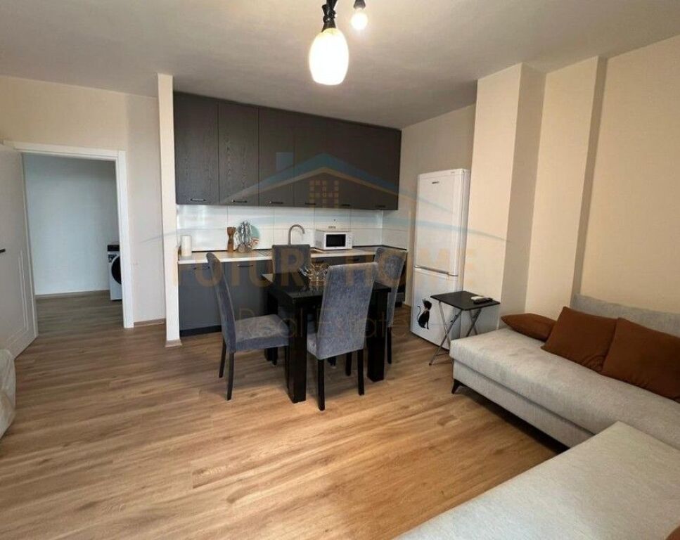 Qera,Apartament 1+1, Fresk
