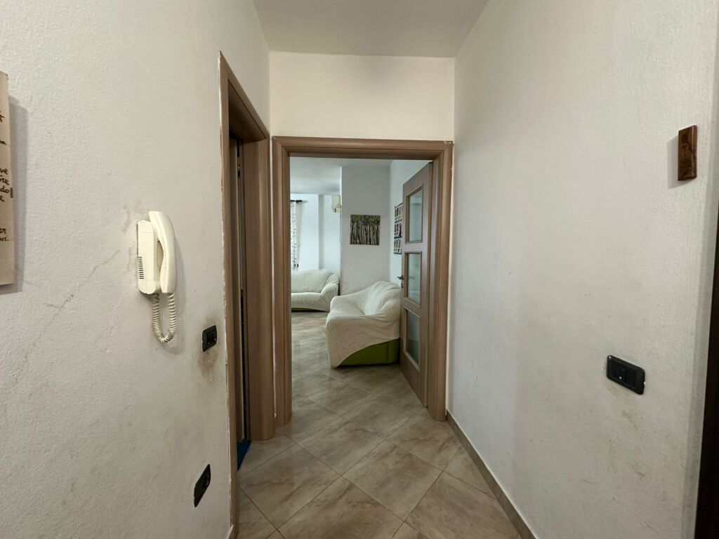 JEPET APARTAMENT 3+1 ME QERA PALLATET CABEJ 650EURO!