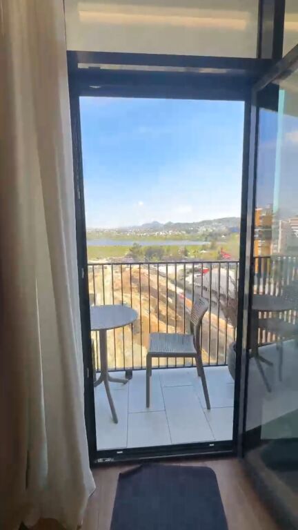 Apartament te tipologjise 2+1+2+post parkimi ne rezidencen Lake View tek Rruga e Kosovareve