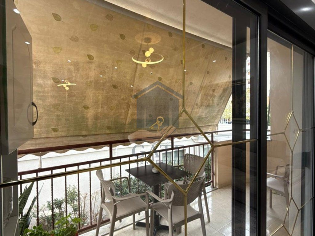 Shitet apartament 2+1 me 2 tualete pranë Hotel Antalya