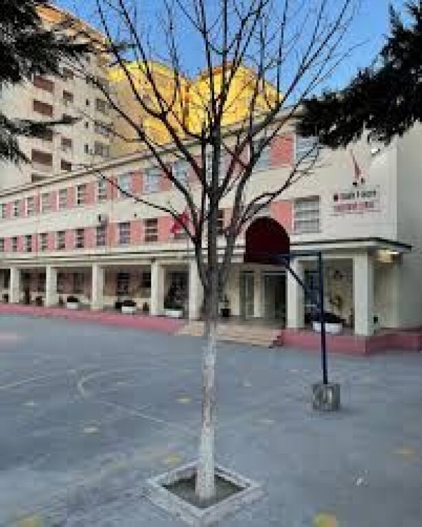 Shitet Apartament 2+1 –Ish Rajoni i Policise