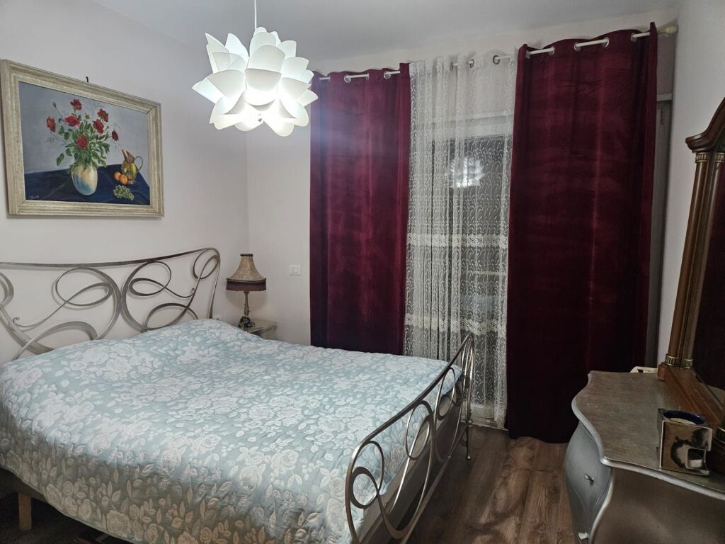 Qera | Apartament 2 + 1 | Rruga e Kosovareve, Liqeni Artificial | 750 €/muaj