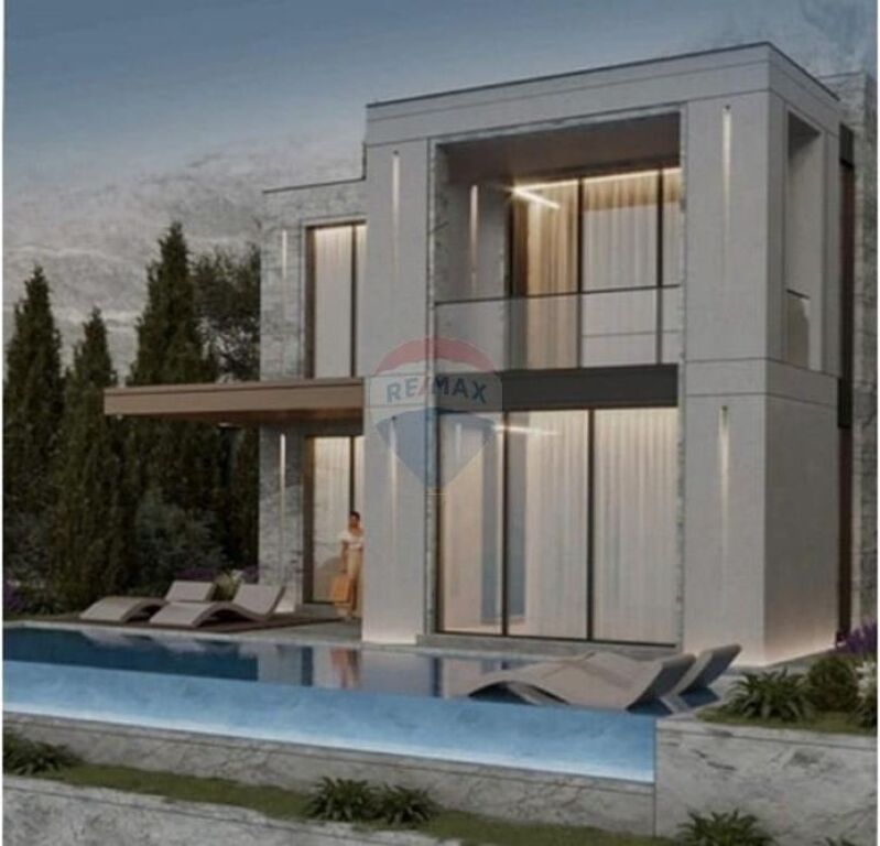 Villa for sale in San Nicolas, Palasë