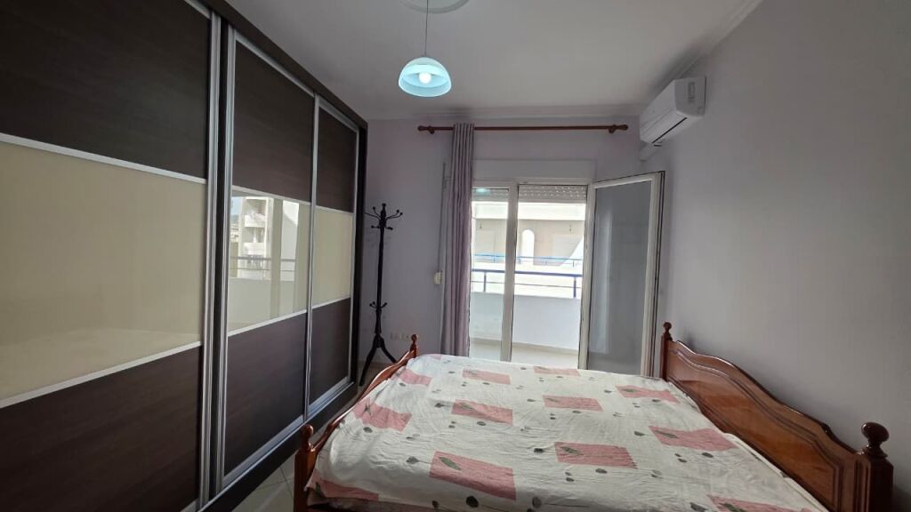 🏡 APARTAMENT 3+1+2 ME QIRA – QENDËR, VLORË