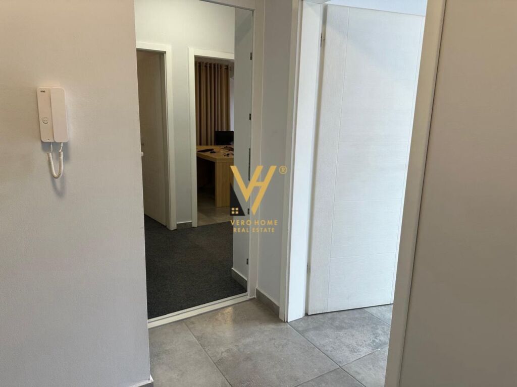 JEPET ZYRE 130 M2 ME QERA TE KOMPLEKSI OLIMPIK 95.000 LEKE