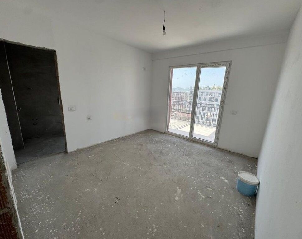 🏙️ APARTAMENT NE SHITJE 2+1+2 TUALETE+ 2 BALLKONE NE KOMPLEKSIN MIRABELLA NE LAGJEN 'VARRI BAMI'