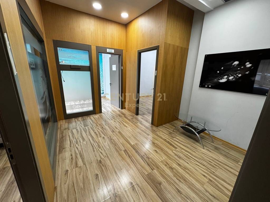 LOCALE IN AFFITTO PER UFFICIO / CLINICA !!!