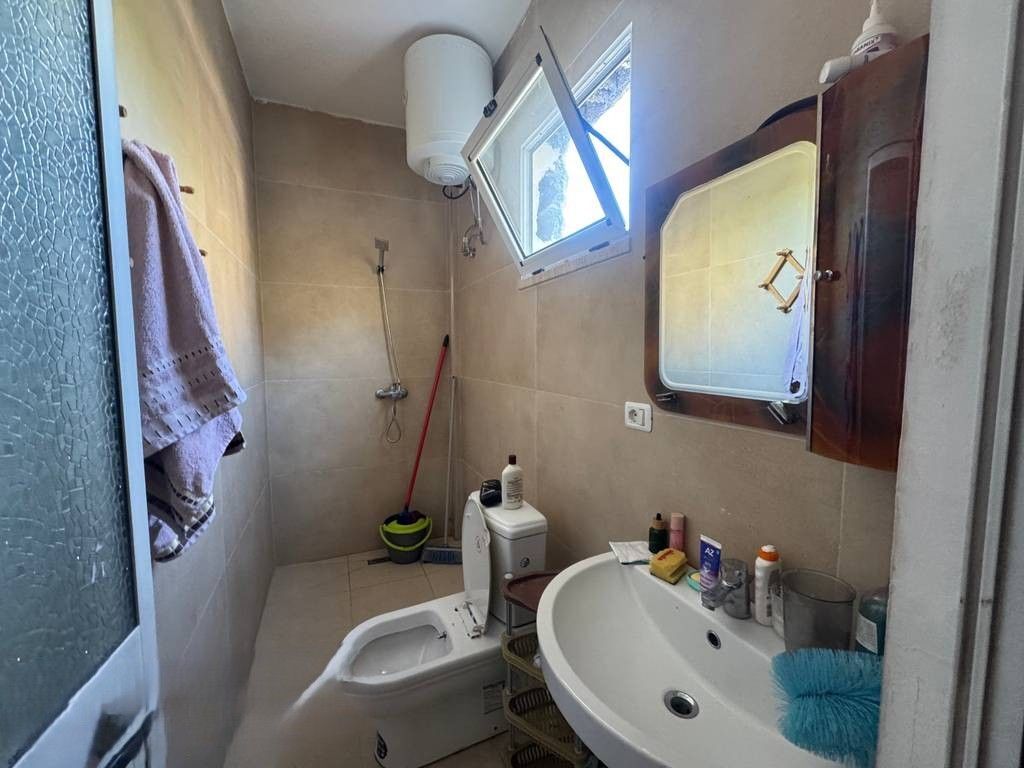 JAPIM ME QIRA APARTAMENT 1+1 NE KATIN 1 TE NJE VILE 3 KATESHE PRANE VILAVE GJERMANE! 400 € /Muaj