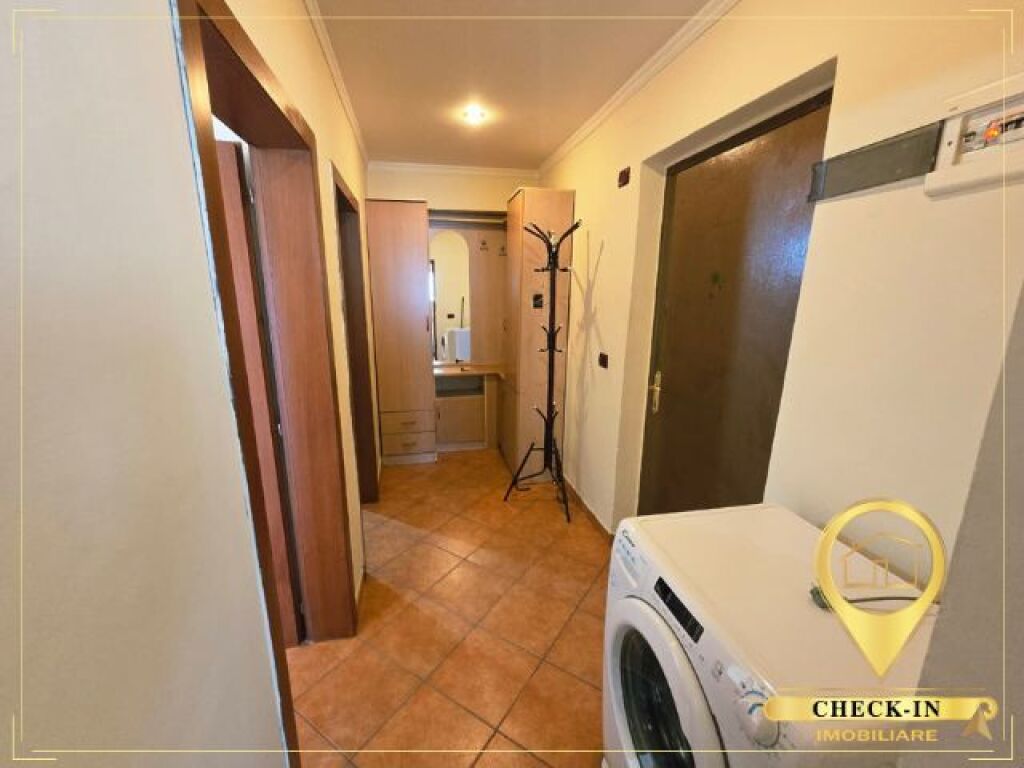 1+1 me qera perballe Tregut te Medresese