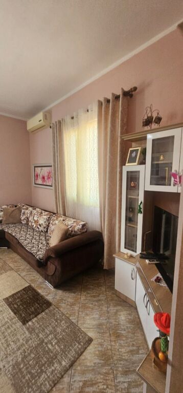 SHITET GODINE 3 KATESHE +BODRRUM SHKOZET RRUGE KRYESORE